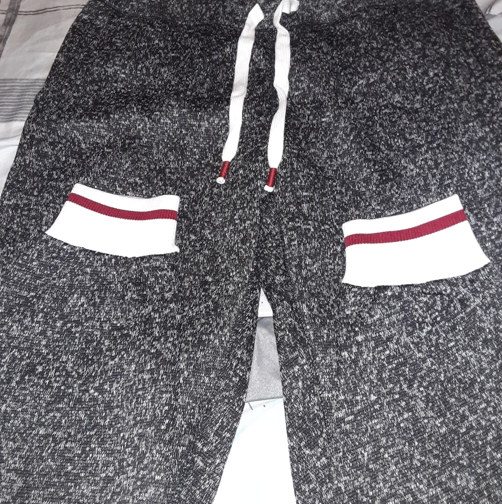 Women's jogging pants.